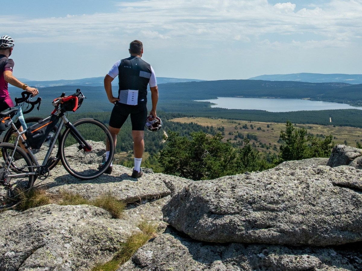 Découvrez l’Aubrac à vélo avec Aubrac Electro Vélo&nbsp;🚴‍♂️